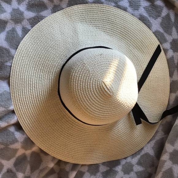 Sun Hats - Picture 3 of 7